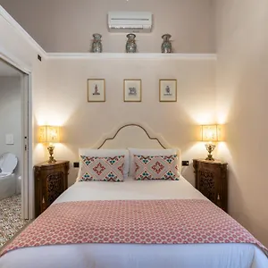 https://residenza-del-borgo.it-tuscanyhotel.com
